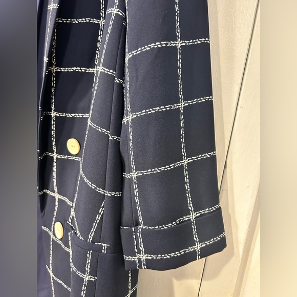 Urban Outfitters Women's Navy and White Padded Blazer (Brand New) - Picture 8 of 15